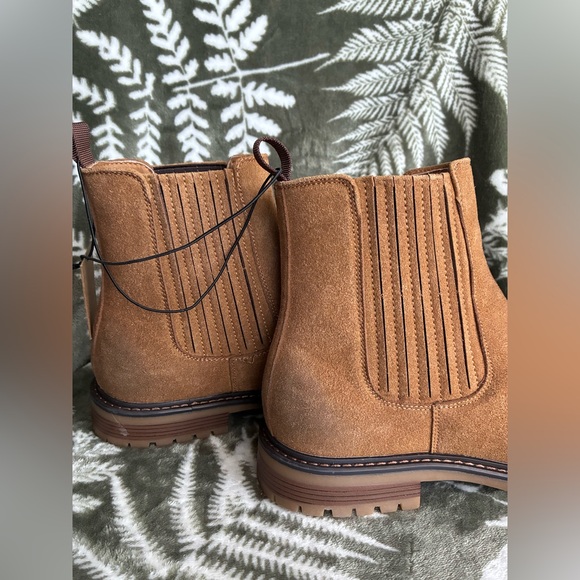 Cliffs by WHITE MOUNTAIN Brown Chelsea Boots - Picture 12 of 14